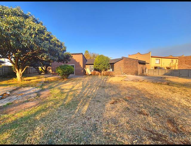 2 BEDROOM HOUSE TO LET IN DALPARK